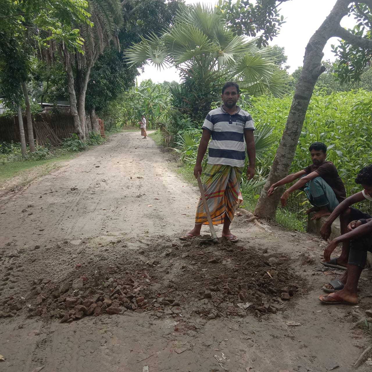 সালথায় একটি কালভার্ট মেরামত করে দিলেন স্থানীও জনপ্রতিনিধি মোঃ আবুল হাসান মুন্সী মেম্বার