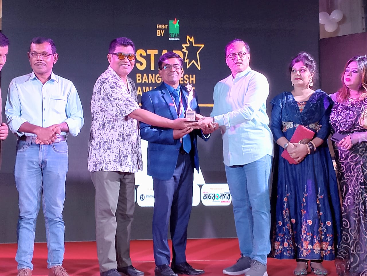 সমাজ সেবা ও সাংবাদিকতায় বিশেষ অবদানের জন্য Star Bangladesh Award 2025 সম্মাননা এওয়ার্ড গ্রহণ করলেন মোঃ হুমায়ুন কবীর মৃধা