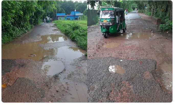 সড়কে নামলে মনে হয় পুকুরের মধ্যে নেমেছে