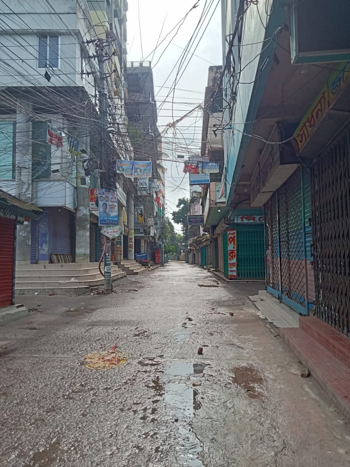 থমথমে অবস্থা বিরাজ করছে গোপালগঞ্জে, কারফিউ চলছে
