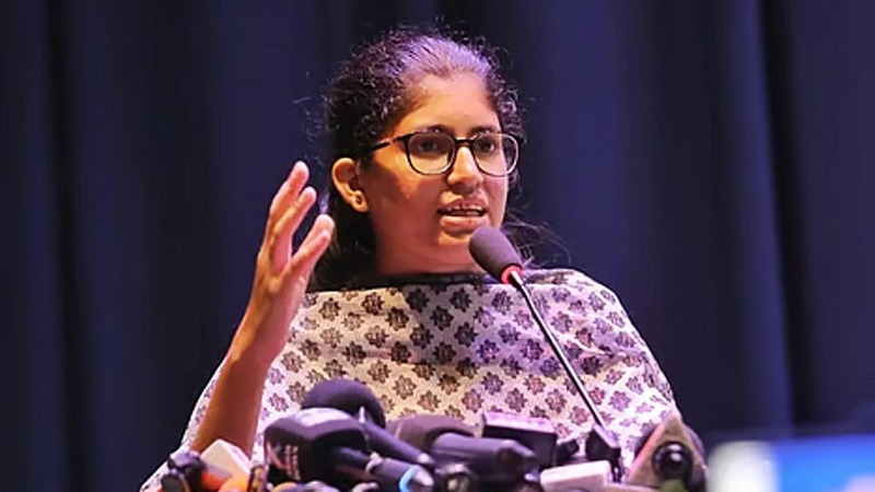 ডাকসু নির্বাচনে স্বতন্ত্র প্যানেল দেওয়ার ঘোষণা উমামা ফাতেমার: ‘রাজনৈতিক নিয়ন্ত্রণ নয়, শিক্ষার্থীর অধিকার চাই’