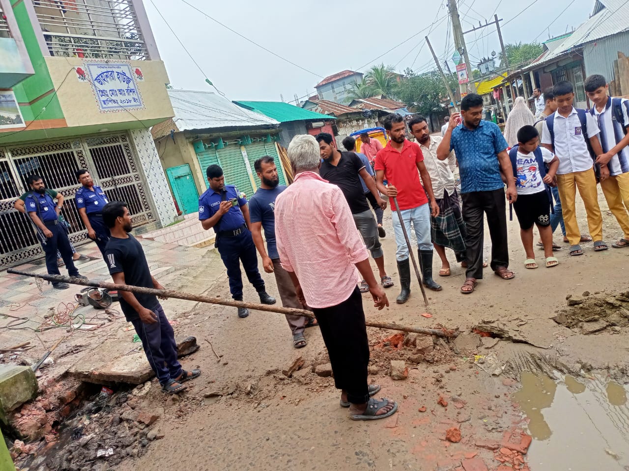 তিতাস গ্যাস এর সাঁড়াশি অভিযানে কর্তৃপক্ষের বড় সাফল্য: ৬৩,০০০-এর বেশি অবৈধ সংযোগ বিচ্ছিন্ন