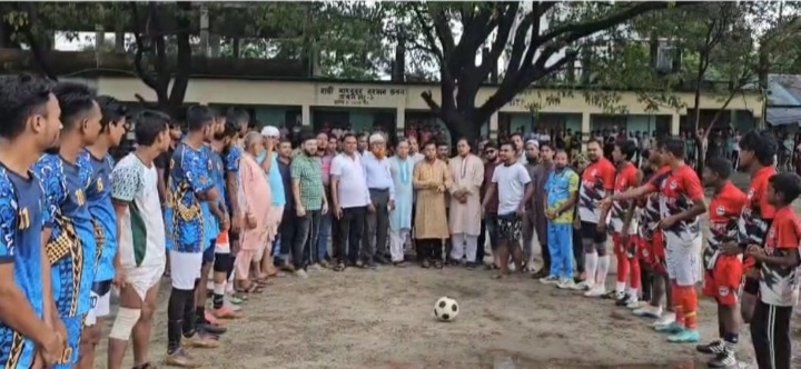 আশুলিয়ায় মাদকমুক্ত সমাজ গড়ার প্রত্যয়ে ব্যতিক্রমধর্মী ফুটবল টুর্নামেন্টের ফাইনাল অনুষ্ঠিত