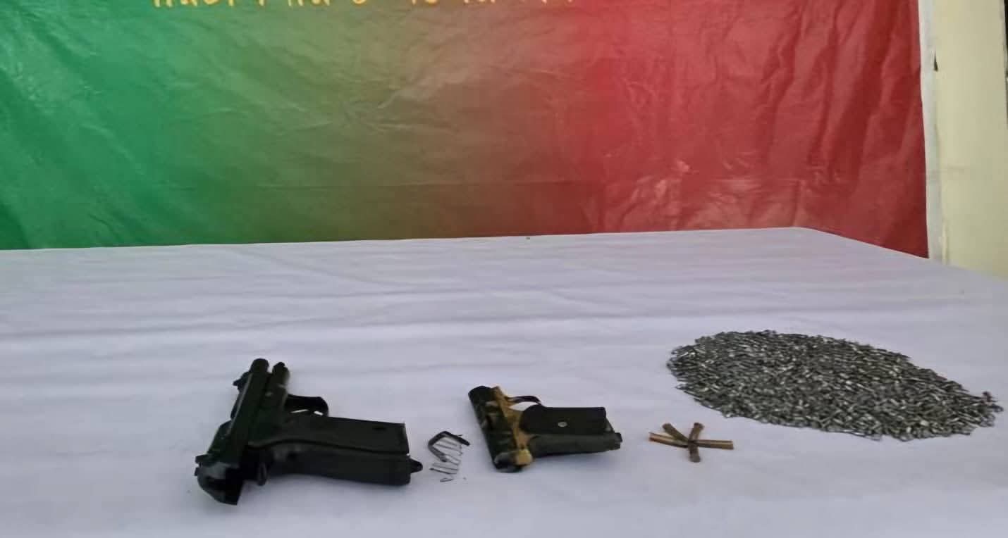 রাজধানীর পুরান ঢাকায় যৌথ বাহিনীর অভিযানে অস্ত্রসহ গ্রেফতার ৪ জন