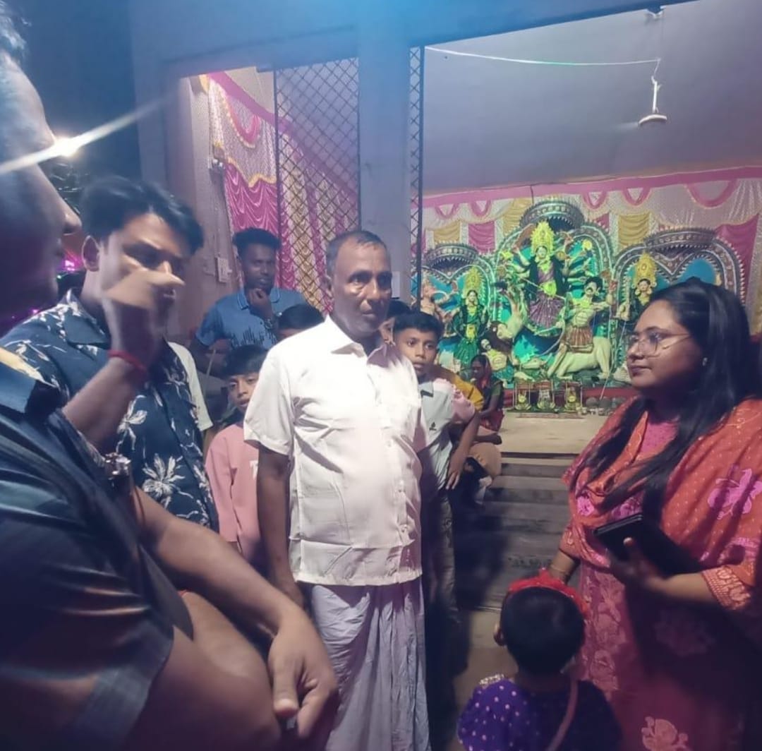 রাজশাহীর তানোরে পুজা মন্ডল পরিদর্শনে ইউএনও নাঈমা খান – সনাতন ধর্মাবলম্বীদের সাথে শুভেচ্ছা ও মতবিনিময়