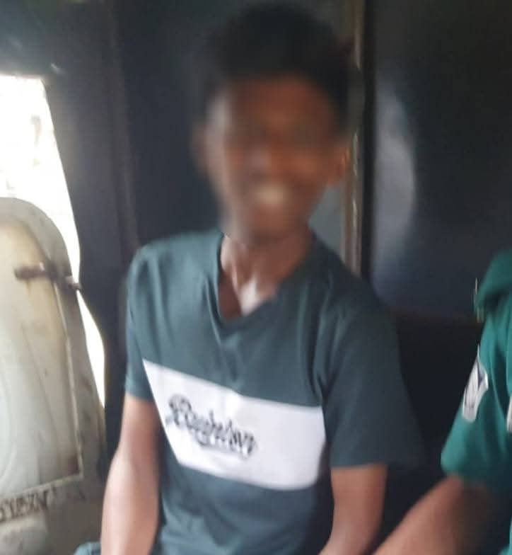 দক্ষিণ সুরমা থানা পুলিশের অভিযানে ১০(দশ) বোতল ফেন্সিডিলসহ ০১ (এক) জন গ্রেফতারঃ