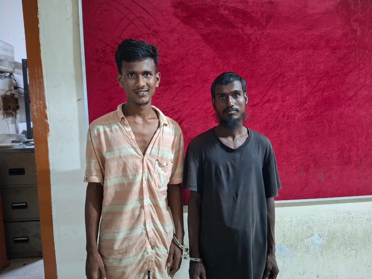 সোবহানীঘাট জুয়ার আসর থেকে আটক ২ জন