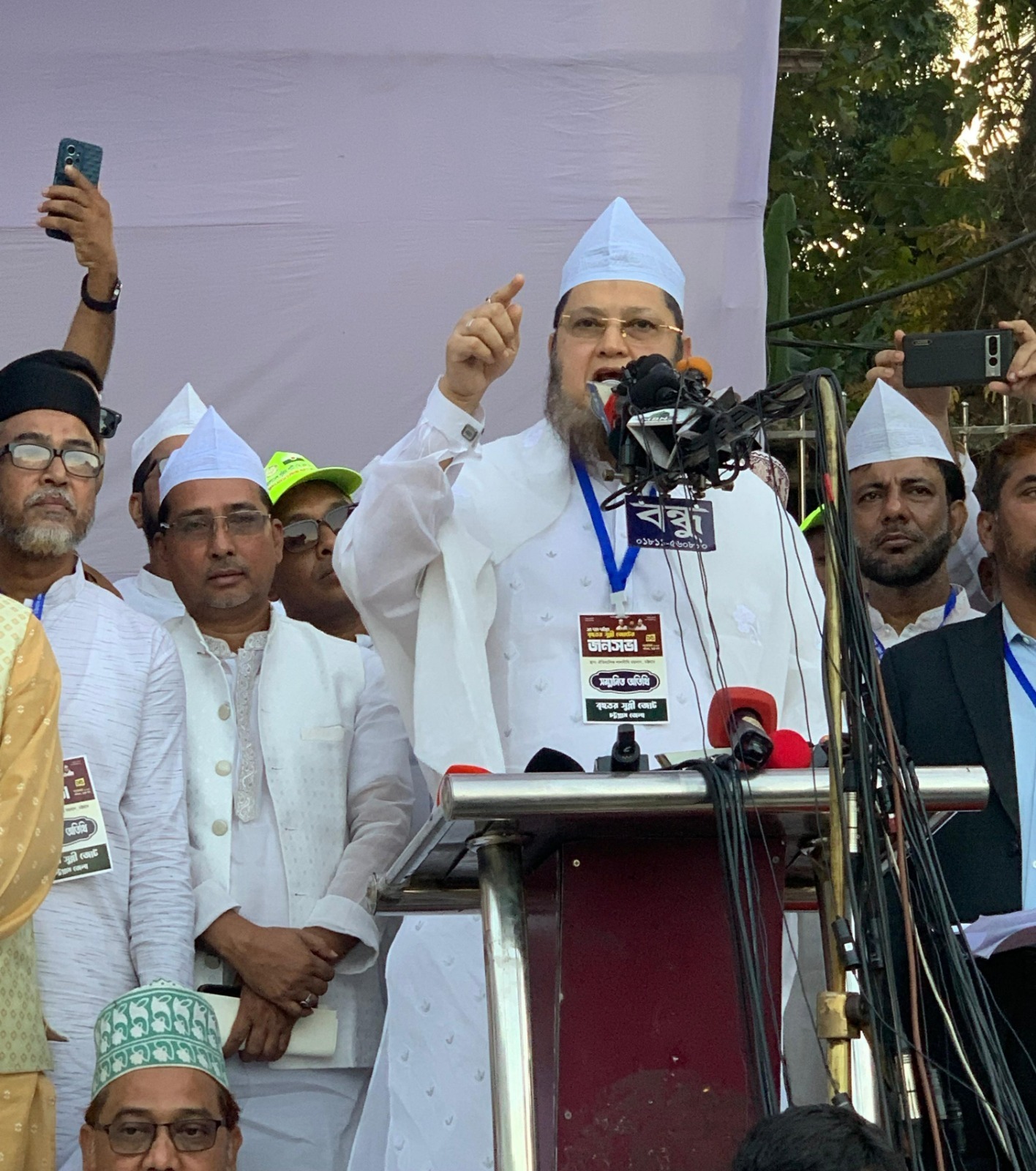 চট্টগ্রাম লালদীঘি মাঠে বিশাল জনসভায় বৃহত্তর সুন্নী জোট নেতৃবৃন্দ কোনো মহলের ষড়যন্ত্রে জাতীয় নির্বাচন বানচাল হলে দেশ ভয়াবহ বিপর্যয়ের মুখে পড়বে