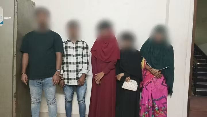 এসএমপি ডিবির অভিযানে অনৈতিক কাজে জড়িত থাকার অভিযোগে ০৫ (পাঁচ) জন গ্রেফতার