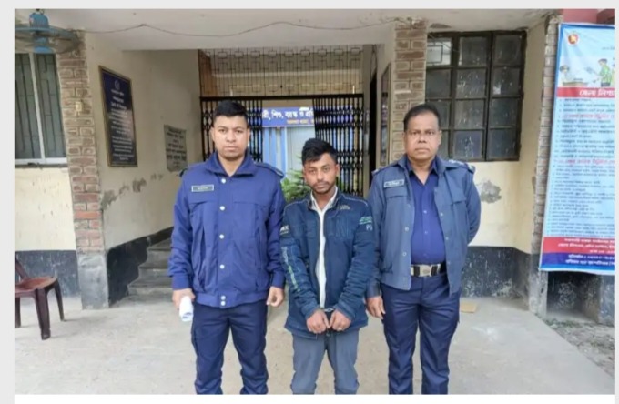 সালথায় মাছ ব্যবসায়ীকে কুপিয়ে হত্যা মামলার ২৪ ঘন্টা না পেরোতেই আসামী গ্রেপ্তার