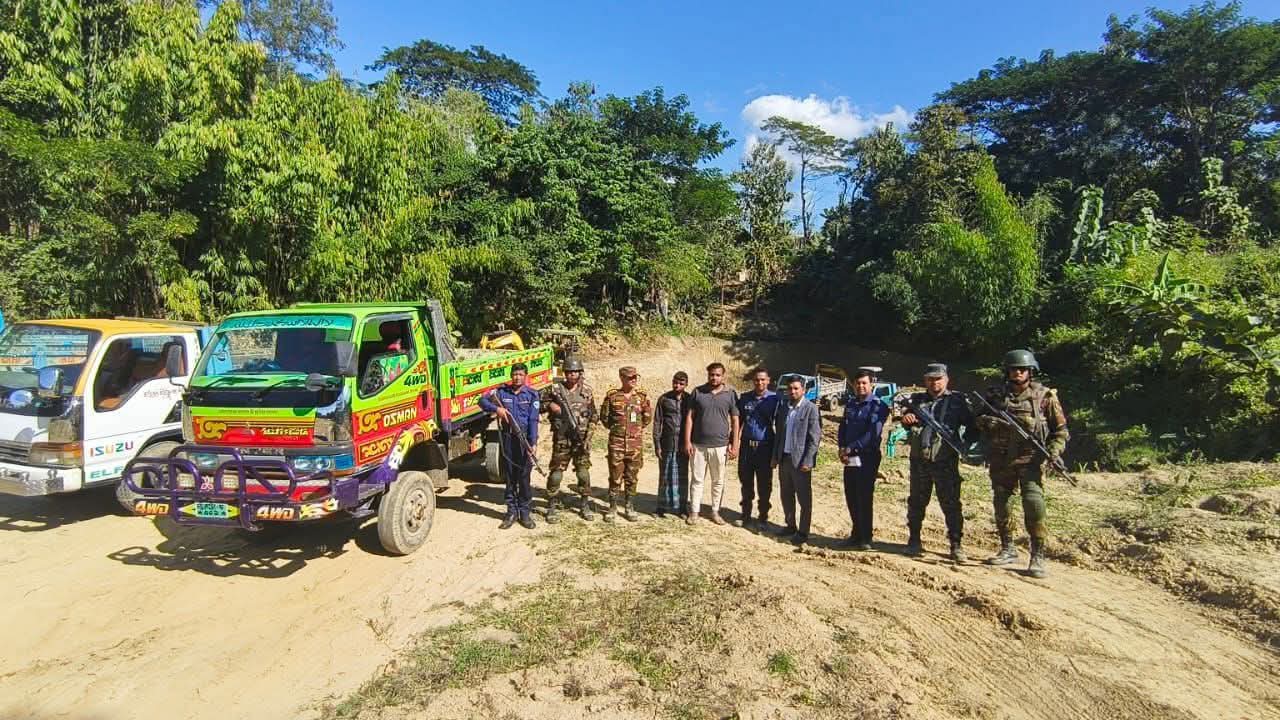 আলীকদমে অবৈধ পাহাড় কাটা: ভ্রাম্যমাণ আদালতের অভিযানে ৭.৫ লাখ টাকা জরিমানা