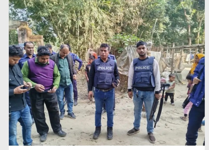 সালথায় চলছিল সংঘর্ষের প্রস্তুতি, সঠিক সময়ে পৌঁছে যান সালথা থানার ওসি মোঃ বাবলুর রহমান খান