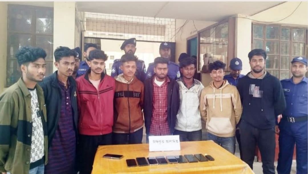 ধর্মপাশায় পুলিশের অভিযানে অনলাইন জুয়া চক্রের ৮ সদস্য গ্রেফতার