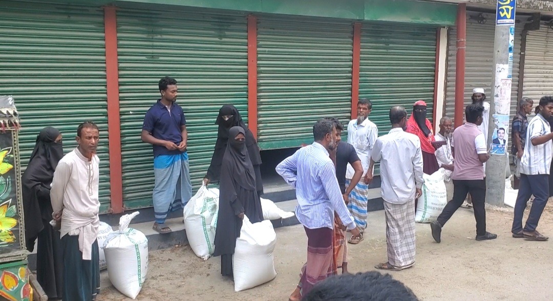 দৌলতখানে জেলেদের চালে ‘থাবা’ বরাদ্দ ৮০ কেজি, পেলেন মাত্র ৫০!