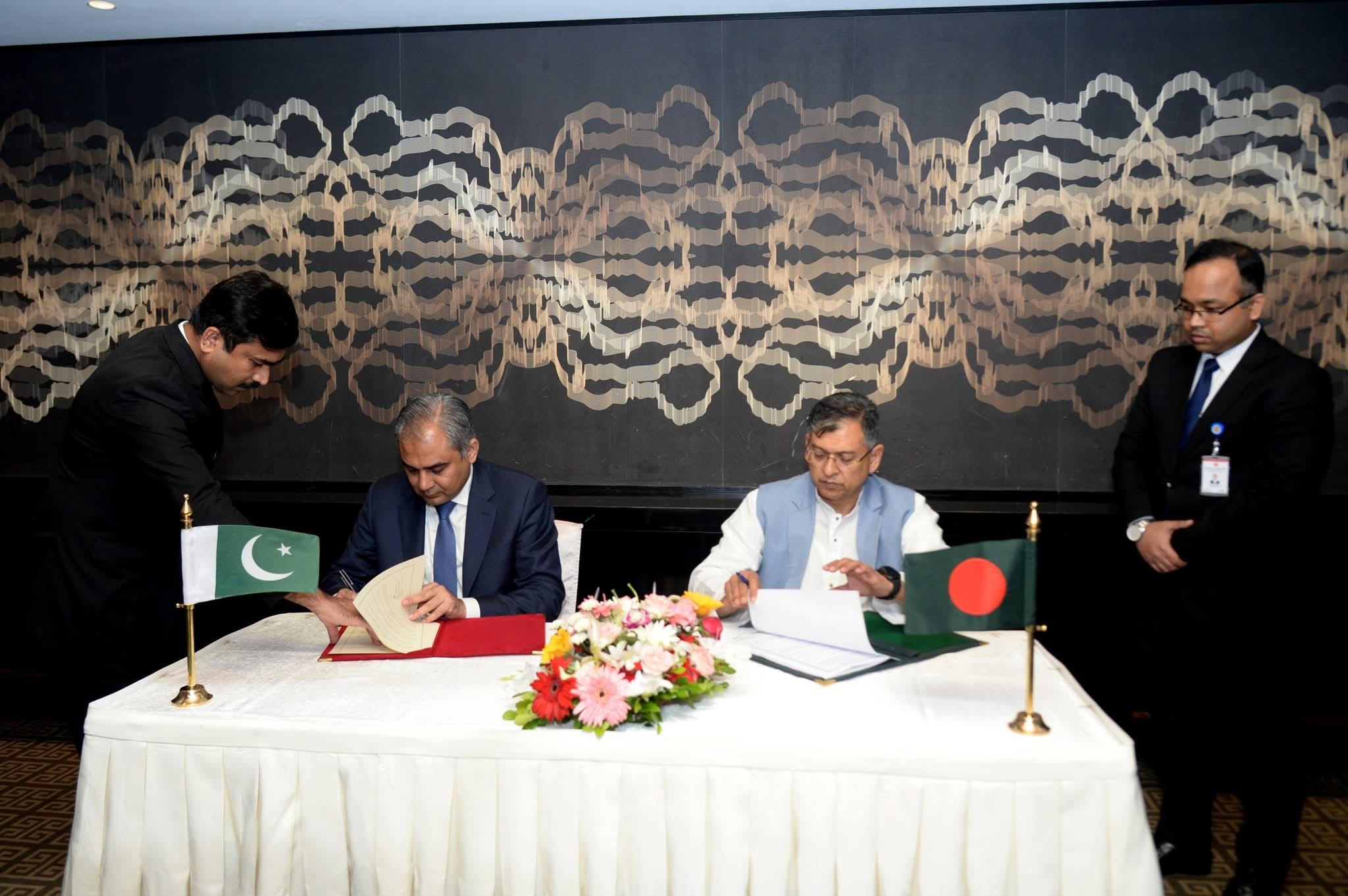 বাংলাদেশ ও পাকিস্তানের মধ্যে মাদক পাচার রোধে সমঝোতা স্মারক স্বাক্ষরিত