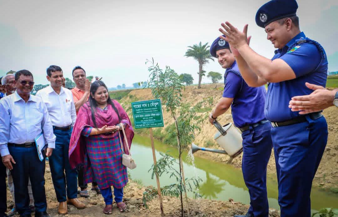 রাজশাহীর তানোরে বরেন্দ্র বহুমুখী উন্নয়ন কর্তৃপক্ষের বৃক্ষরোপণ কর্মসূচি ও কমিউনিটি পুলিশিং সভা অনুষ্ঠিত
