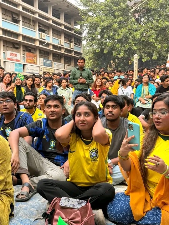 ঢাকা বিশ্ববিদ্যালয়ে ব্রাজিল সমর্থকদের উচ্ছ্বাস, হাইতির বিপক্ষে জয়ে আনন্দ