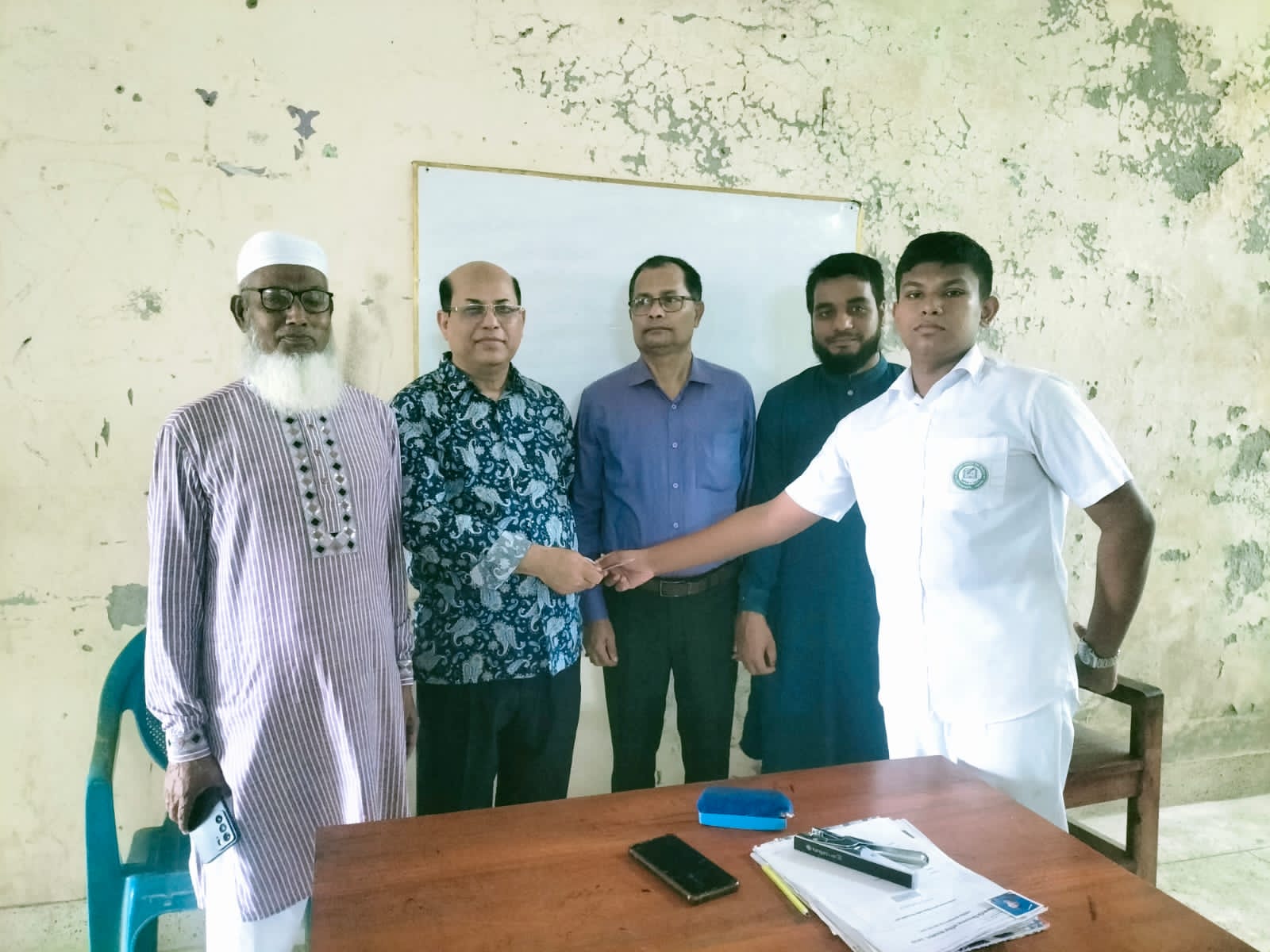 দৌলতখানে মেধাবৃত্তি প্রদান