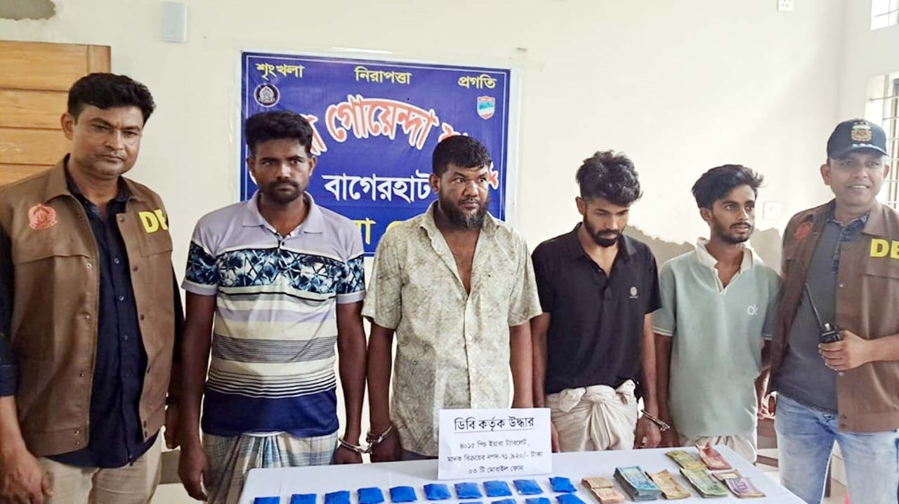 ফকিরহাটে ৪ হাজার ১৫ পিস ইয়াবাসহ গ্রেপ্তার-৪