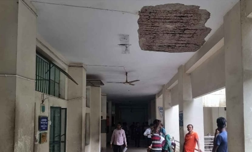 বাগেরহাট জজ আদালতে ছাদের পলেস্তারা খসে ৫ বিচারপ্রার্থী আহত, পুরোনো ভবন নিয়ে উদ্বেগ
