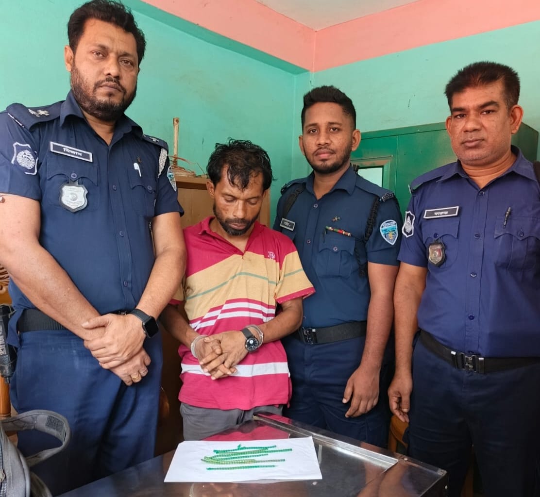 বুড়িচংয়ে পুলিশের অভিযানে ১৮০ পিস ইয়াবাসহ মাদক ব্যবসায়ী আটক