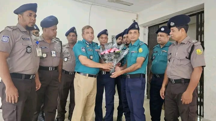 সোবহানীঘাট পুলিশ ফাঁড়ি বার্ষিক পরিদর্শন করলেন অতিরিক্ত পুলিশ কমিশনার এনামুল হক