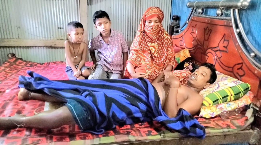 ​বিষধর সাপের কামড়ে নিভল অসহায় জেলে বাবলুর জীবনপ্রদীপ