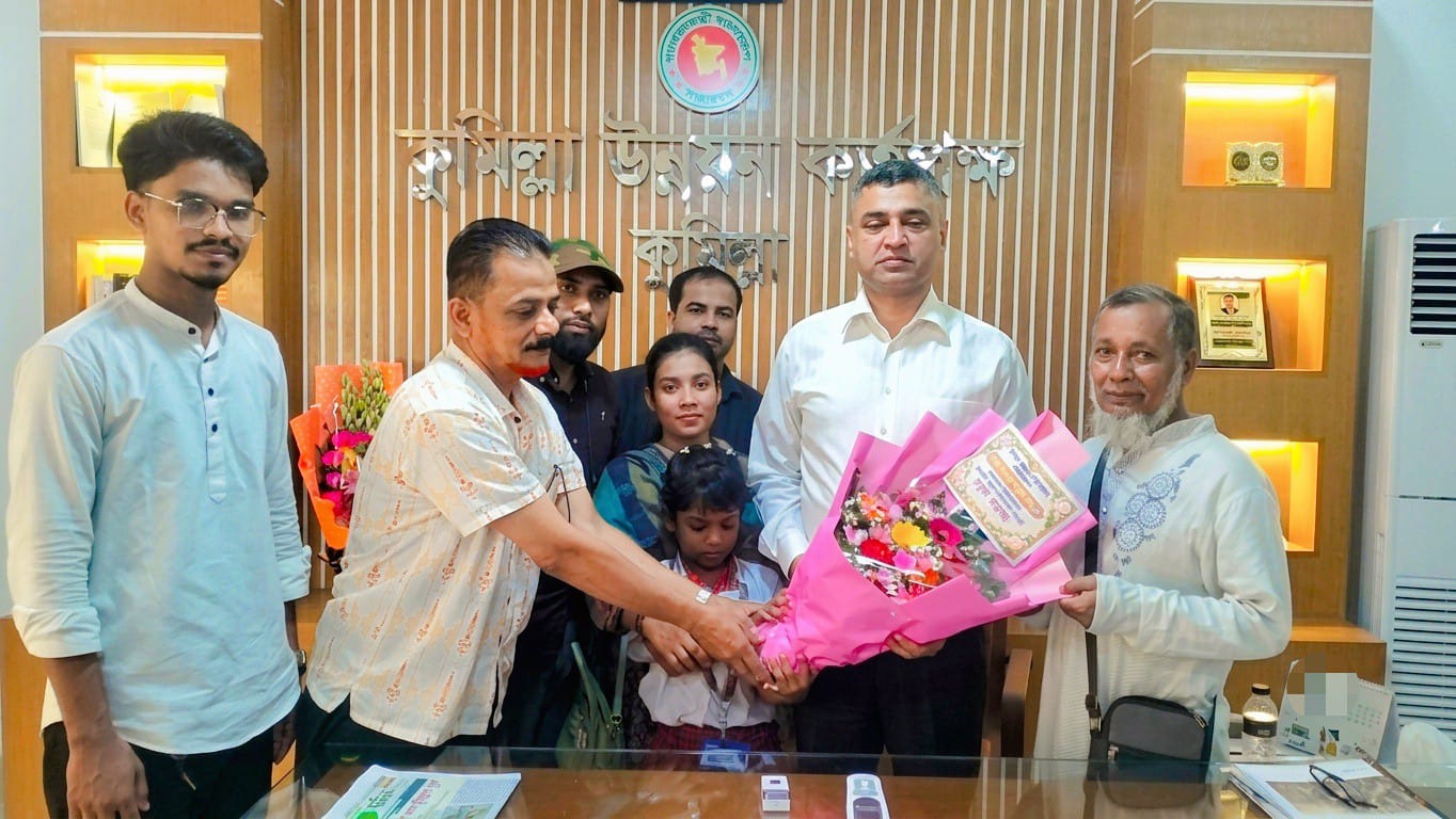 মাসাসের পক্ষ থেকে কুমিল্লা উন্নয়ন কর্তৃপক্ষের চেয়ারম্যান উদবাদুল বারী আবুকে ফুলেল শুভেচ্ছা ‎