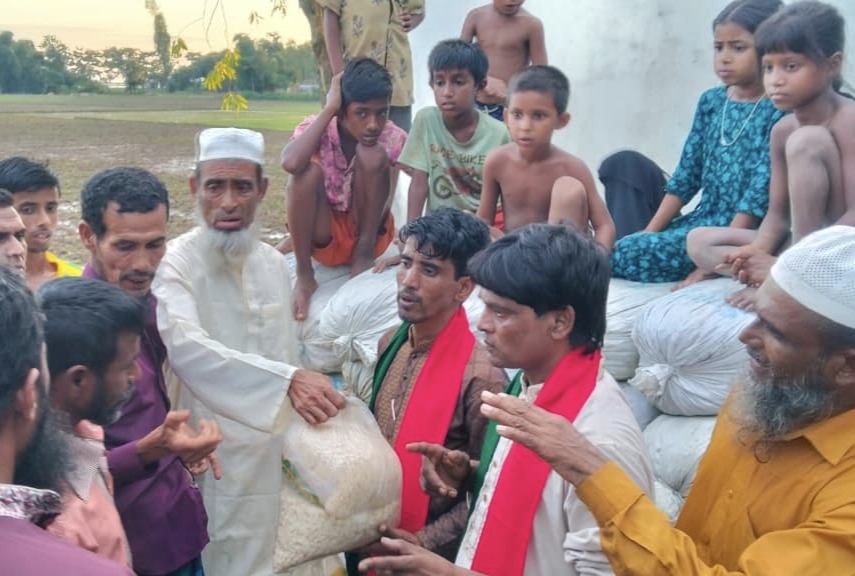 তাহিরপুরে ৩০ অসহায় পরিবারের মাঝে ত্রাণ ও স্বাস্থ্যসামগ্রী বিতরণ করল বাংলাদেশ মুক্তিযোদ্ধা সন্তান সংসদ