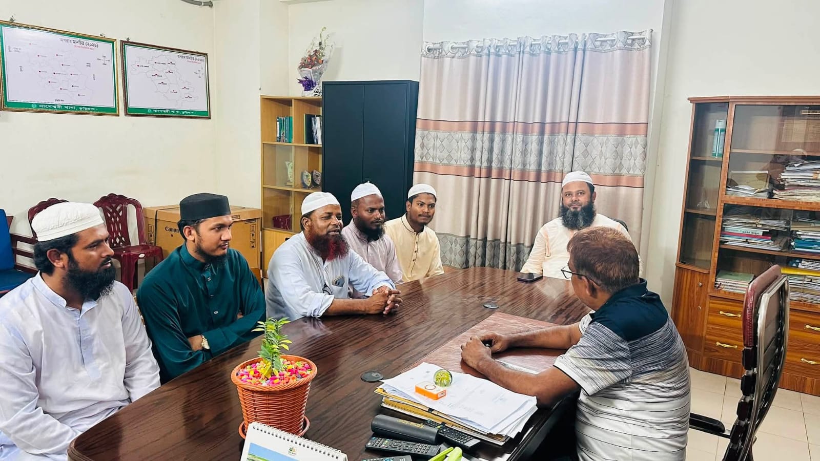 ইসলামী আন্দোলন বাংলাদেশ -এর নেতৃবৃন্দের নাগেশ্বরী থানার ওসির সাথে সৌজন্য সাক্ষাৎ