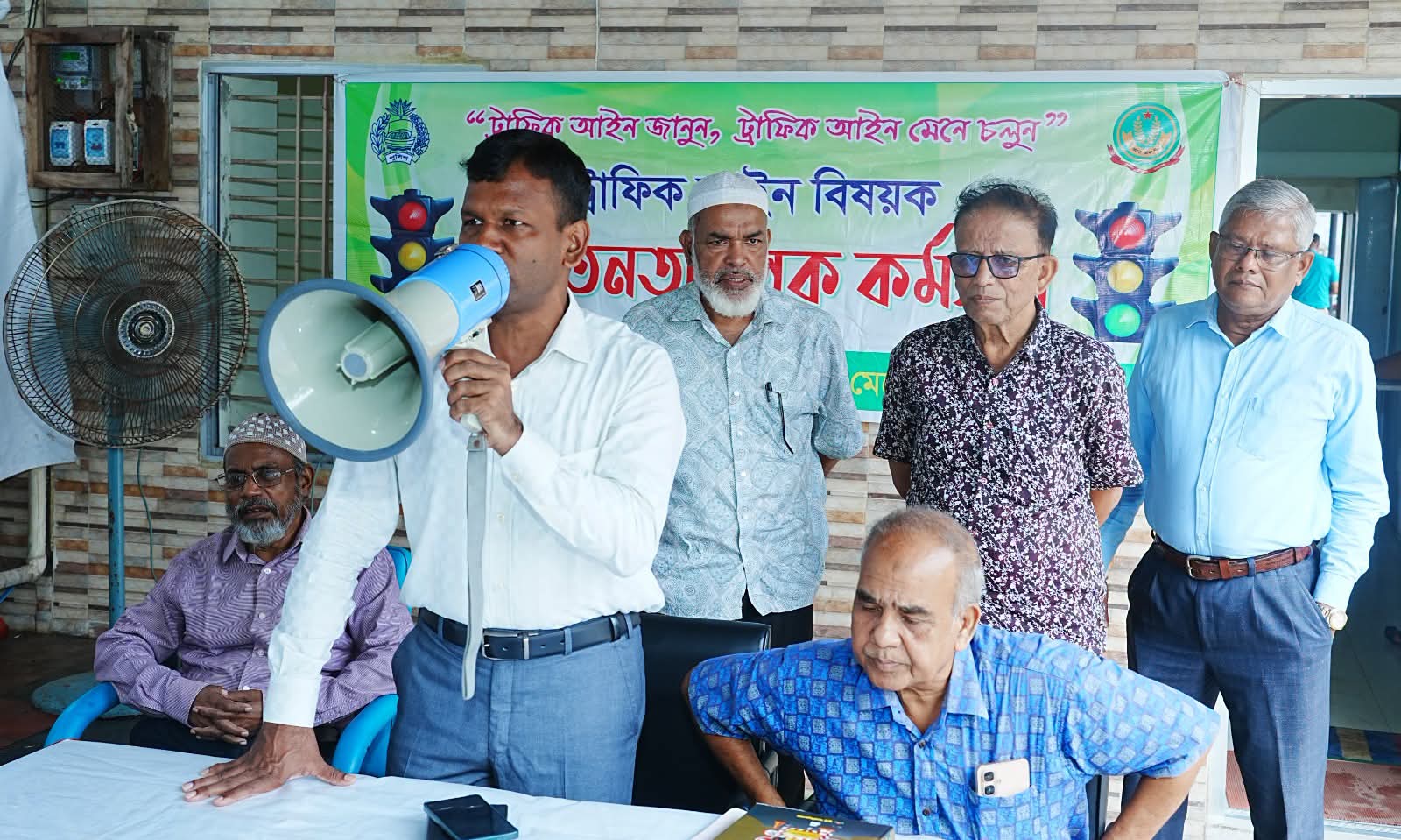 রাজশাহীতে সড়ক নিরাপত্তা ও শৃঙ্খলা নিশ্চিতে চালক-মালিকদের সচেতনতামূলক কর্মশালা