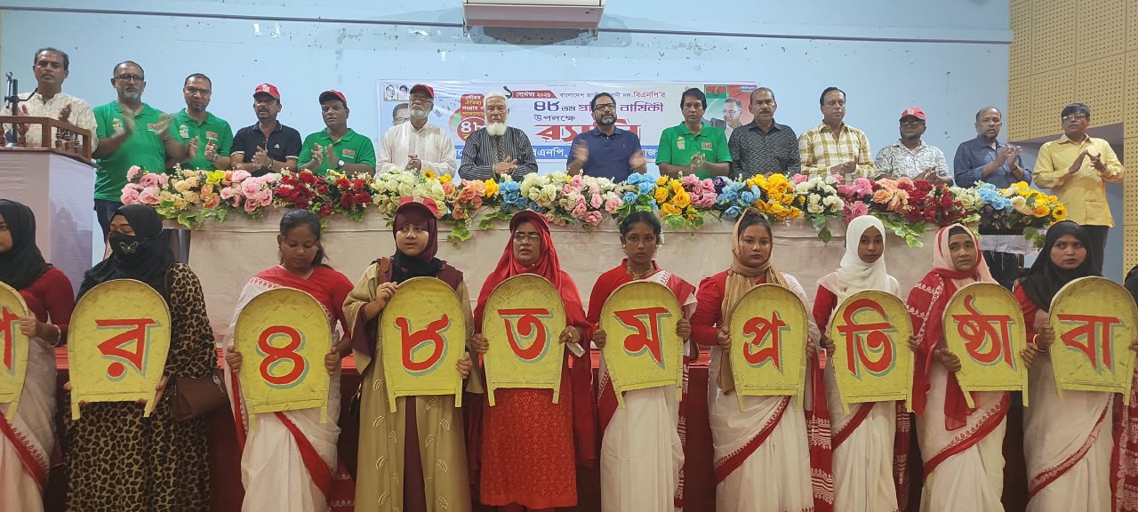 বর্তমান সরকার দেশের ভঙ্গুর অর্থনীতি পুনরুদ্ধারে নিরলস কাজ করছে – গৃহায়ন ও গণপূর্ত প্রতিমন্ত্রী