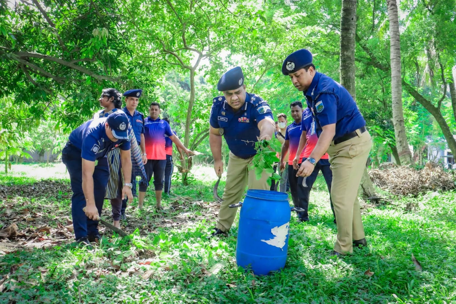 রাজশাহীতে ডেঙ্গু প্রতিরোধে পরিচ্ছন্নতা ও জনসচেতনতা বাড়ানোর আহ্বান ডিআইজি আশিক সাঈদের