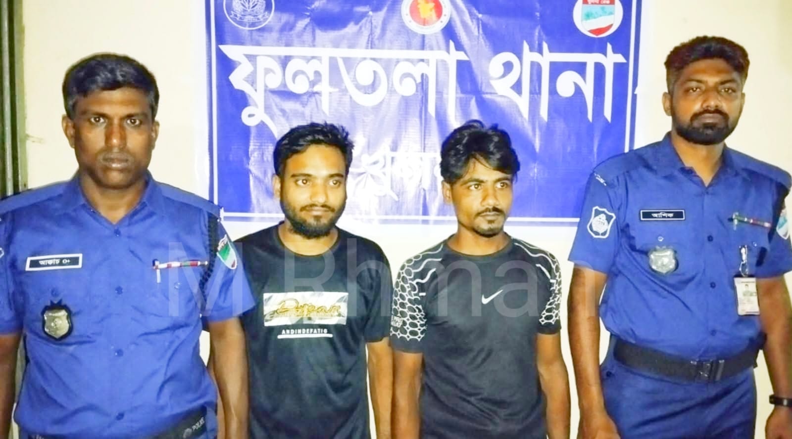 ফুলতলায় চোলাই মদ ও ইয়াবাসহ দুই মাদক ব্যবসায়ী গ্রেপ্তার
