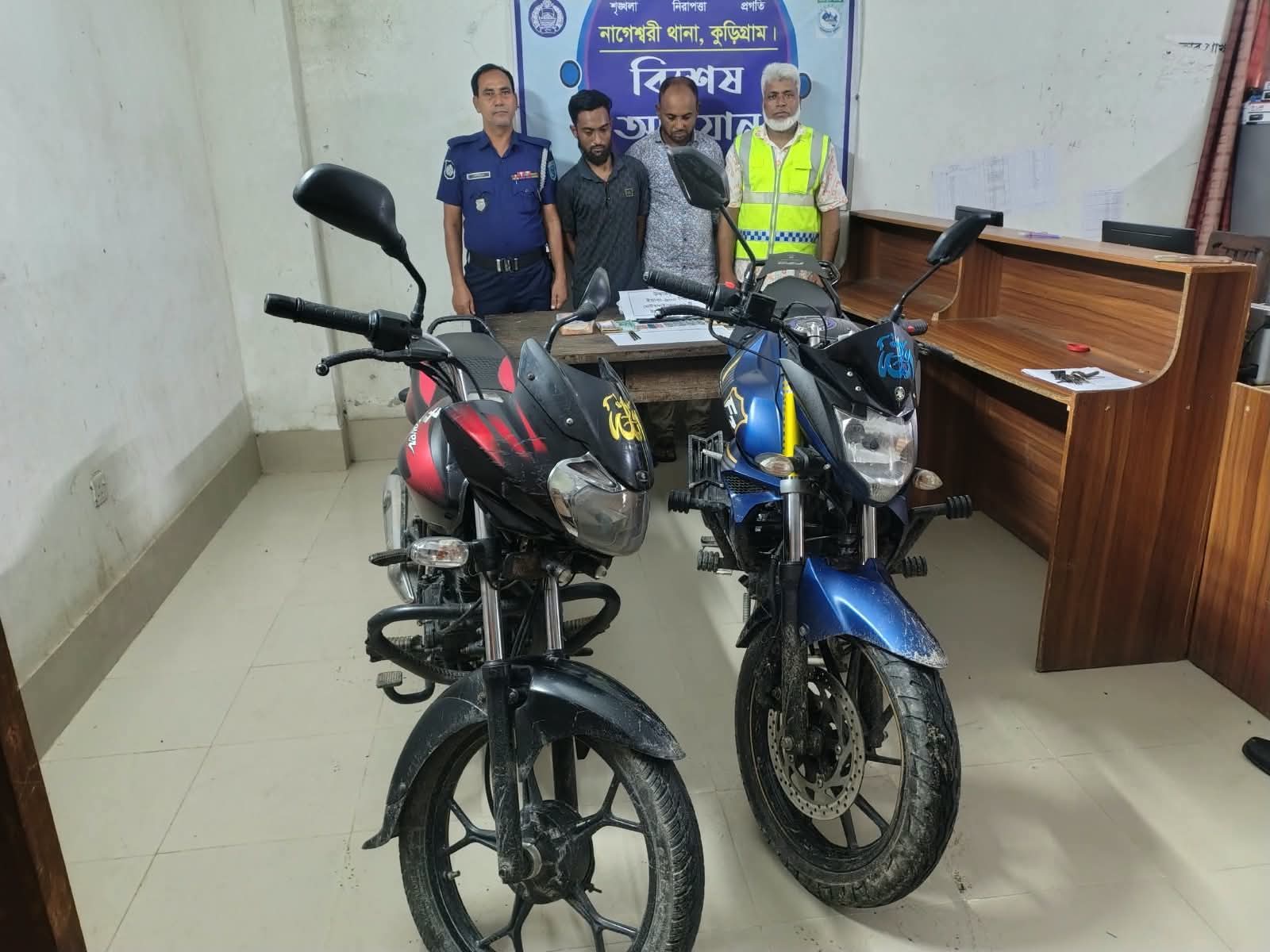নাগেশ্বরীতে বিশেষ অভিযানে ৯০০ পিস ইয়াবাসহ দুইজন গ্রেপ্তার