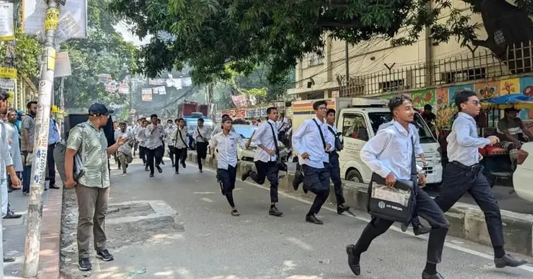 সায়েন্সল্যাবে ঢাকা কলেজ-আইডিয়াল কলেজ শিক্ষার্থীদের সংঘর্ষ, উত্তেজনা