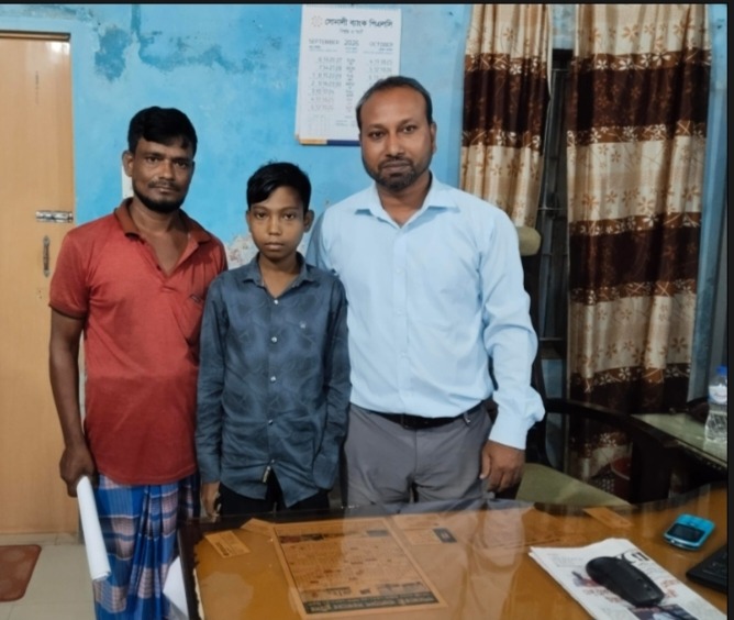 নাগেশ্বরীতে থ্যালাসেমিয়ায় আক্রান্ত হোসাইনের পাশে সমাজসেবা কর্মকর্তা জামাল হোসেন