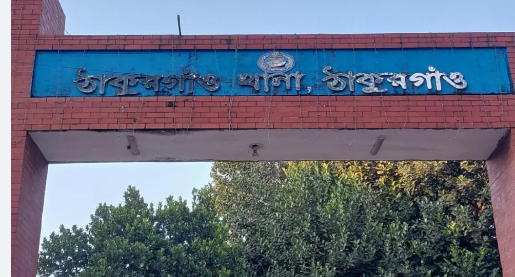 এসপির কার্যালয়ের পাশেই জুয়ার আসর, গ্রেপ্তার ৪ পুলিশ সদস্য