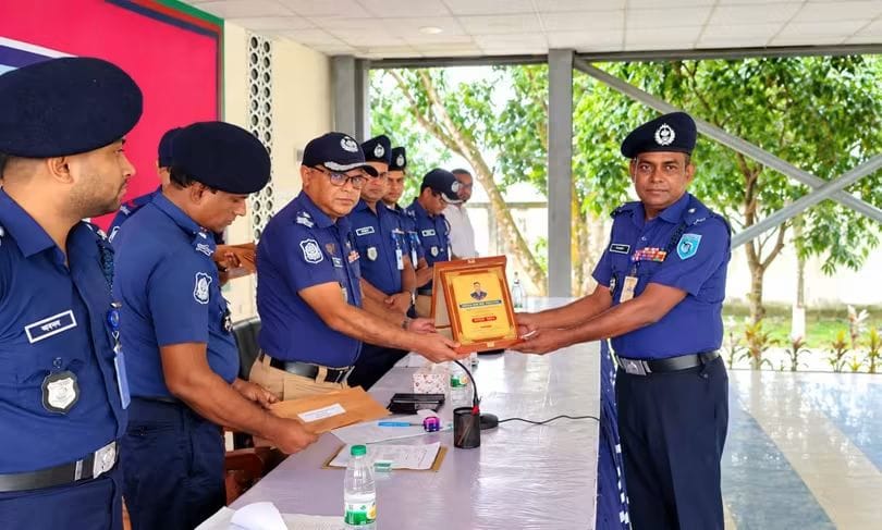 কুড়িগ্রামে শ্রেষ্ঠ অফিসার ইনচার্জ নির্বাচিত নাগেশ্বরী থানার ওসি