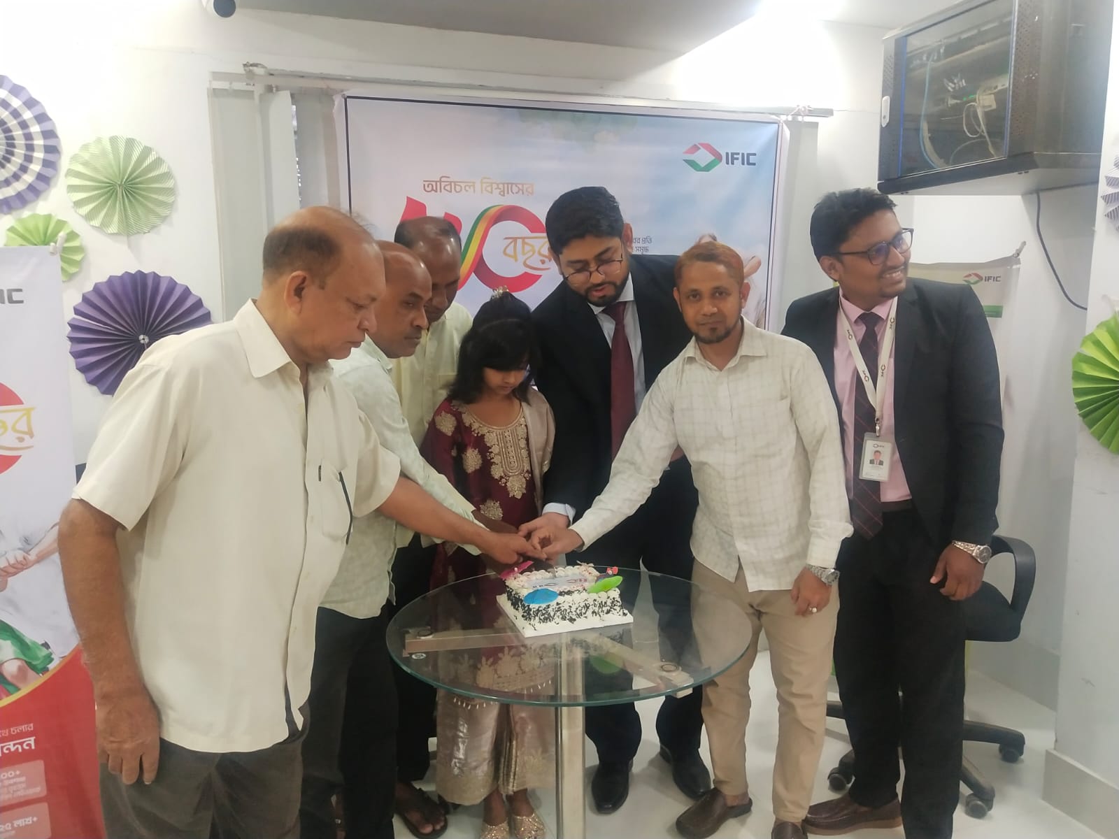 তানোরে আইএফআইসি ব্যাংকের ৫০ বছর পূর্তি উদযাপন