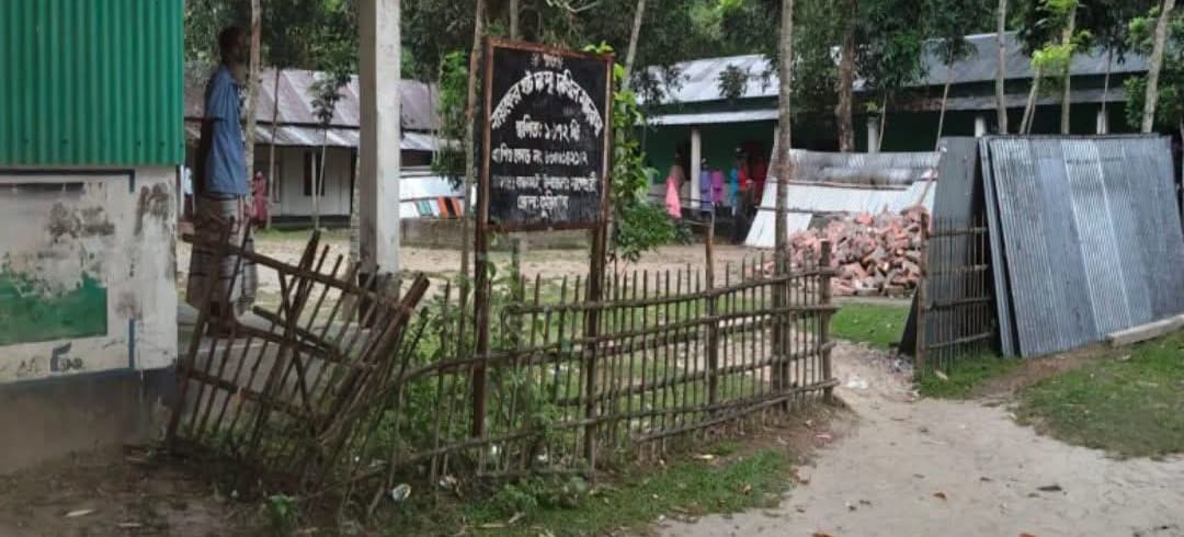 নাগেশ্বরীতে নিয়োগ জালিয়াতির অভিযোগ: সুপারের দাবি ‘ভাবমূর্তি ক্ষুণ্নের অপচেষ্টা