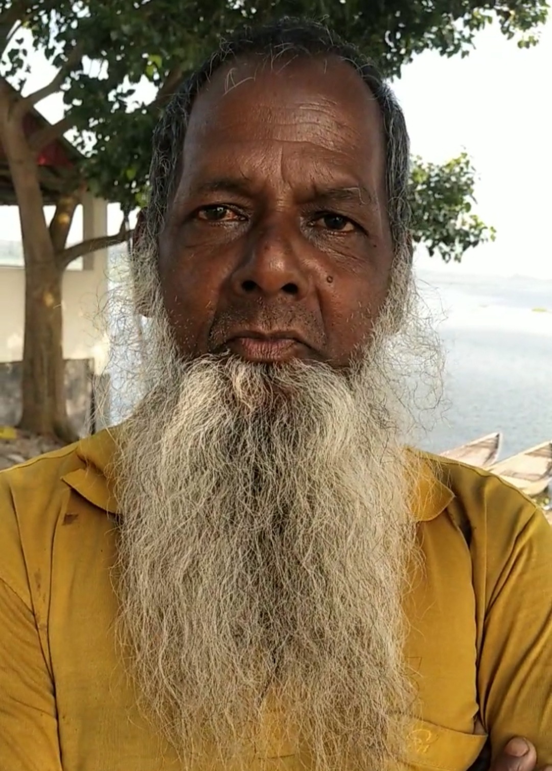 শিব নদীতে মাছ নেই, জীবিকার তাগিদে শামুক সংগ্রহে মৎস্যজীবীরা