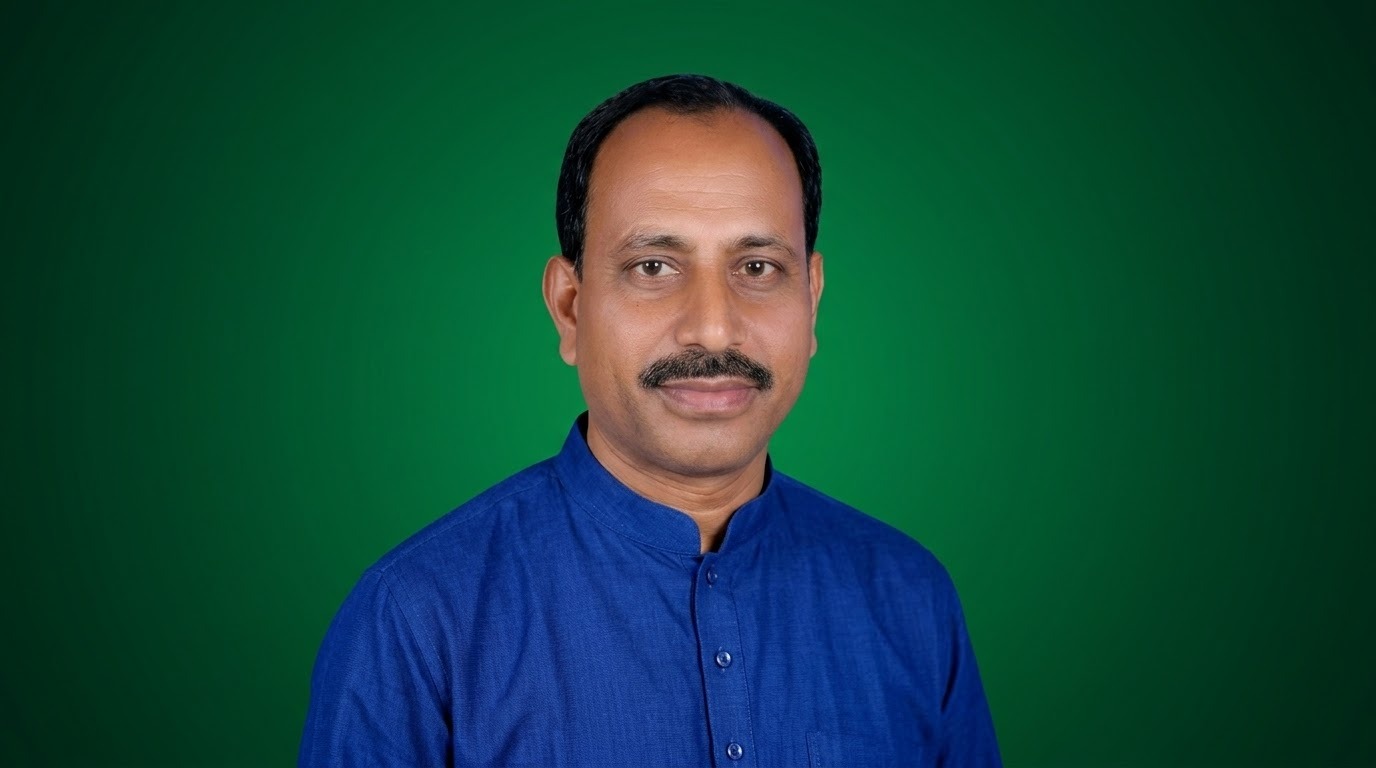 নাগেশ্বরীতে সনাতন ধর্মাবলম্বীদের শারদীয় শুভেচ্ছা জানালেন বিএনপি নেতা সম্ভাব্য মেয়র প্রার্থী আজিজুল হক