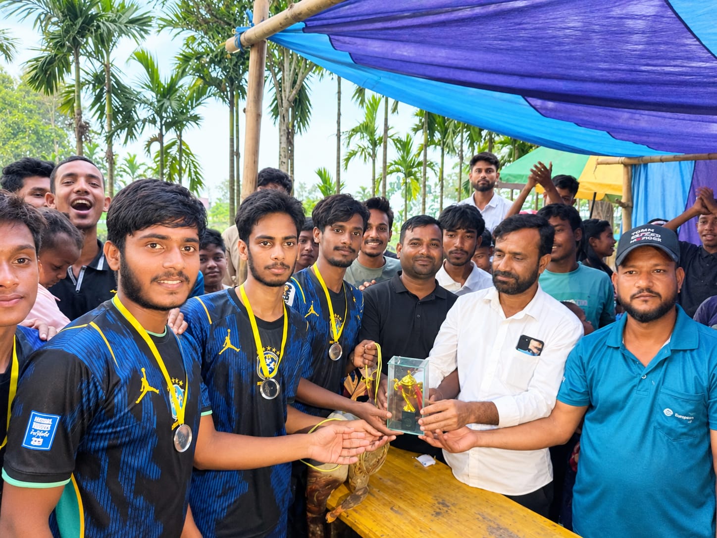 নাগেশ্বরী অনলাইন প্রেস ক্লাবের উদ্যোগে জমজমাট ফুটবল ফাইনাল